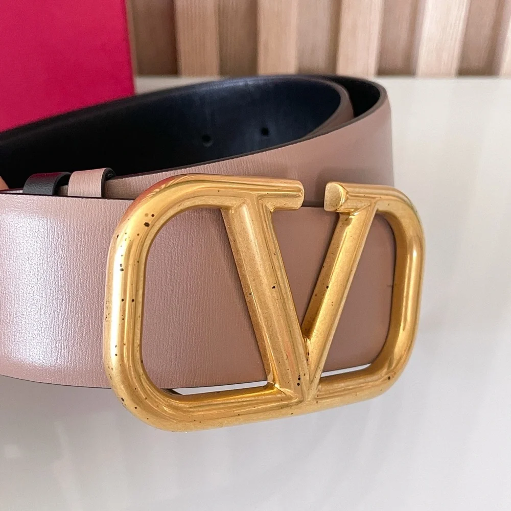 Valentino Garavani Reversible Belt with Gold Hardware - Picture 2 of 5
